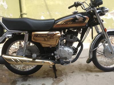 Honda 125 25 model gold edition for sale !