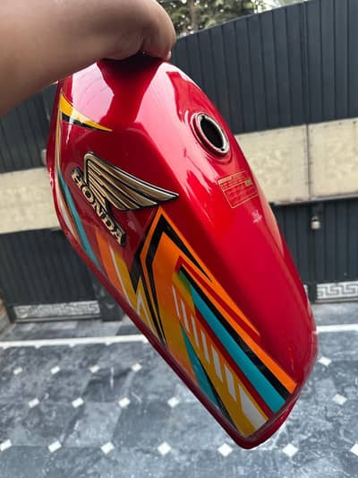 Fuel tank set