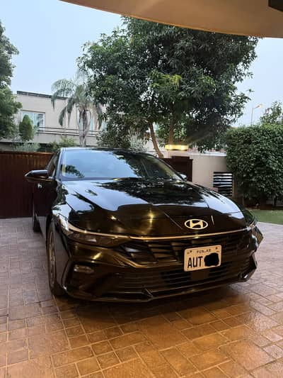 Hyundai Elantra 2025