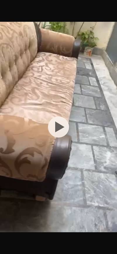 Very Heavy King Style sofa