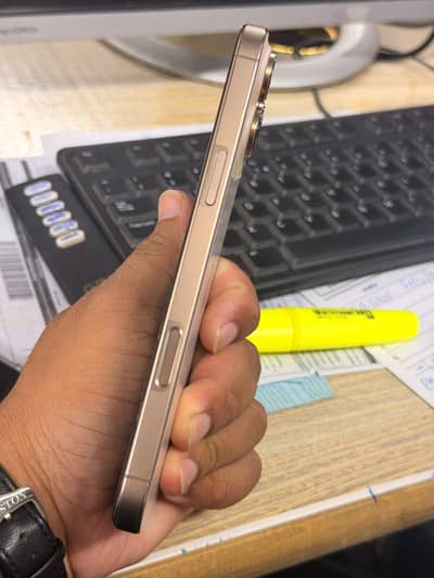 Apple iPhone 16 Pro Max