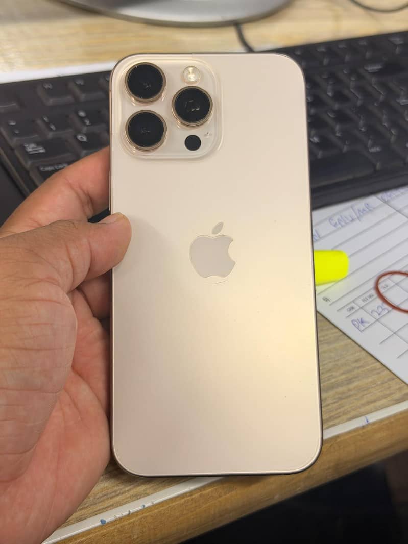 Apple iPhone 16 Pro Max 1
