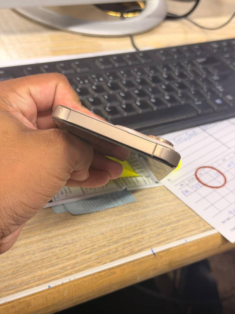 Apple iPhone 16 Pro Max 7
