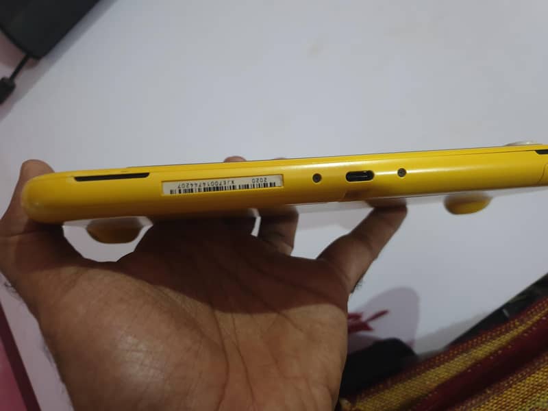 Nintendo switch lite 1