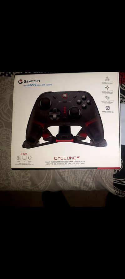 Gamesir Cyclone 2 controller with Charging dock