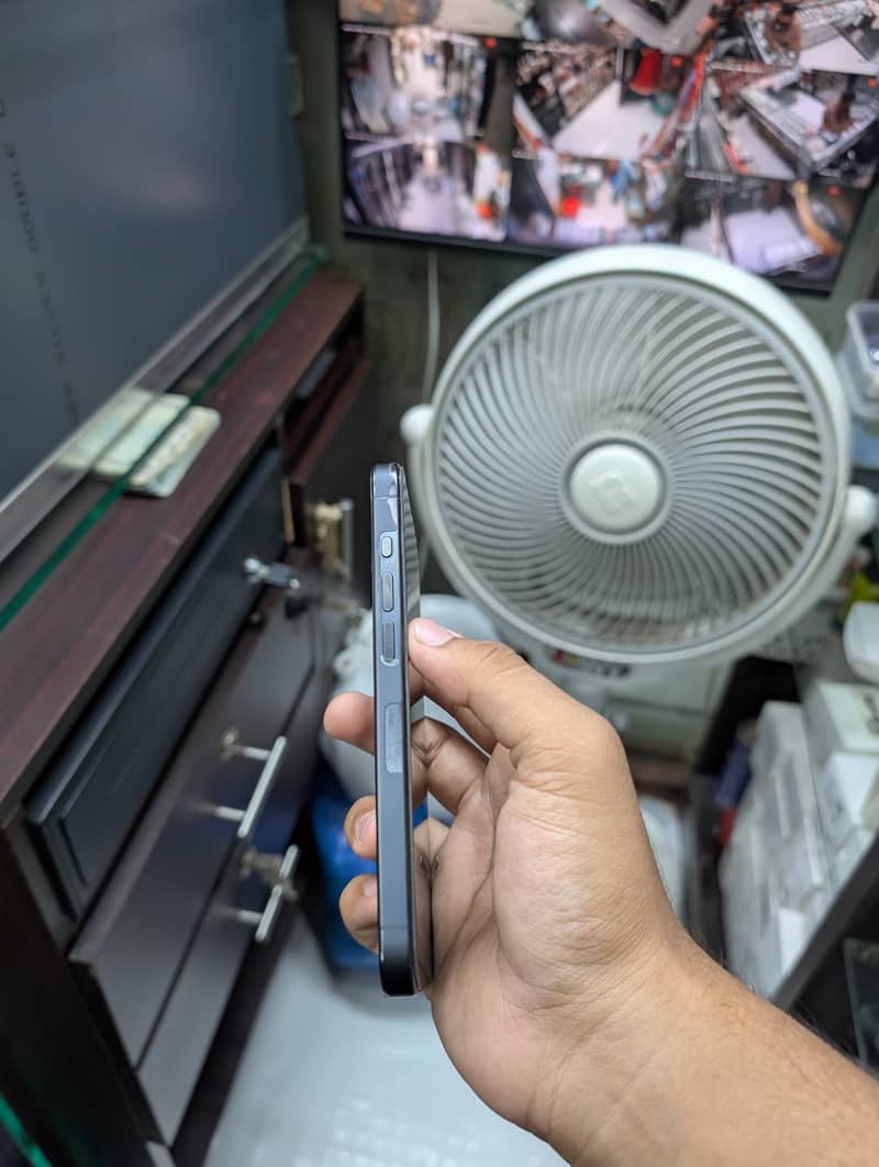 Apple iPhone 15 Pro 5