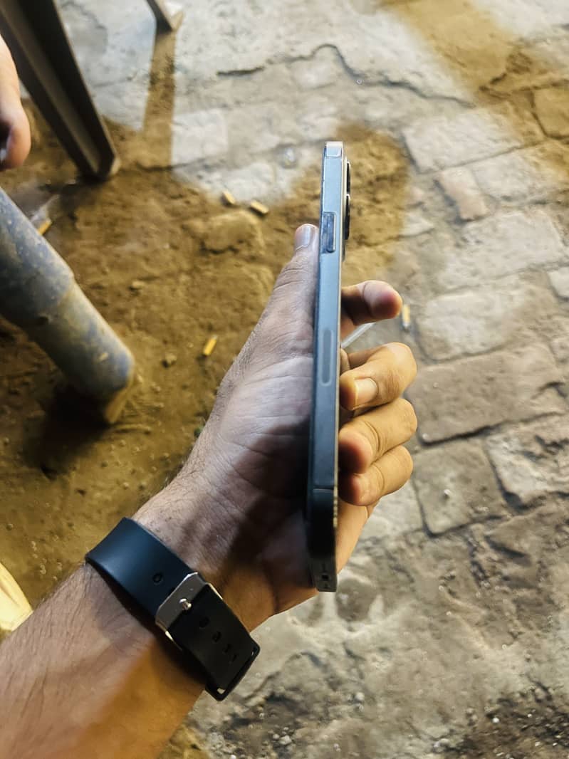 Apple iPhone 12 Pro Max 2