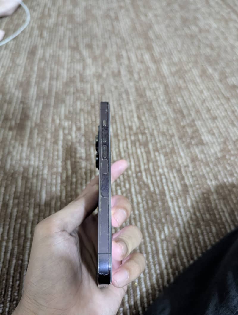 Apple iPhone 14 Pro 1