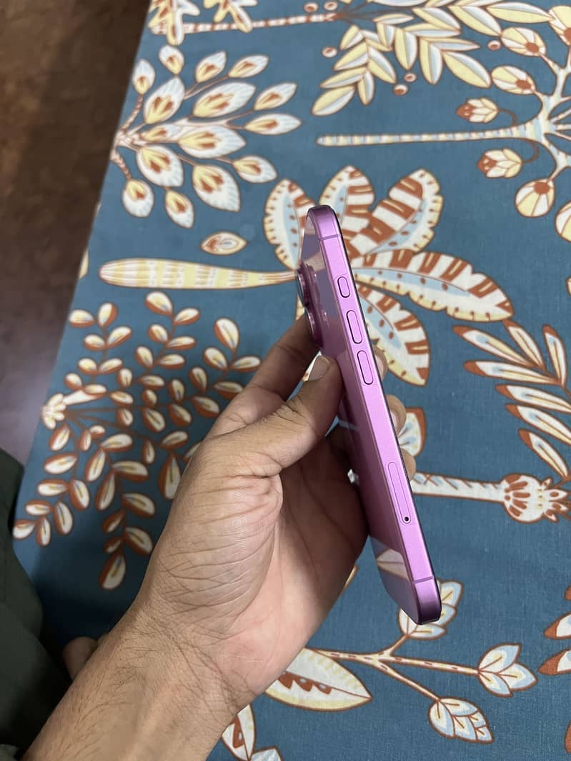 Apple iPhone 16 1