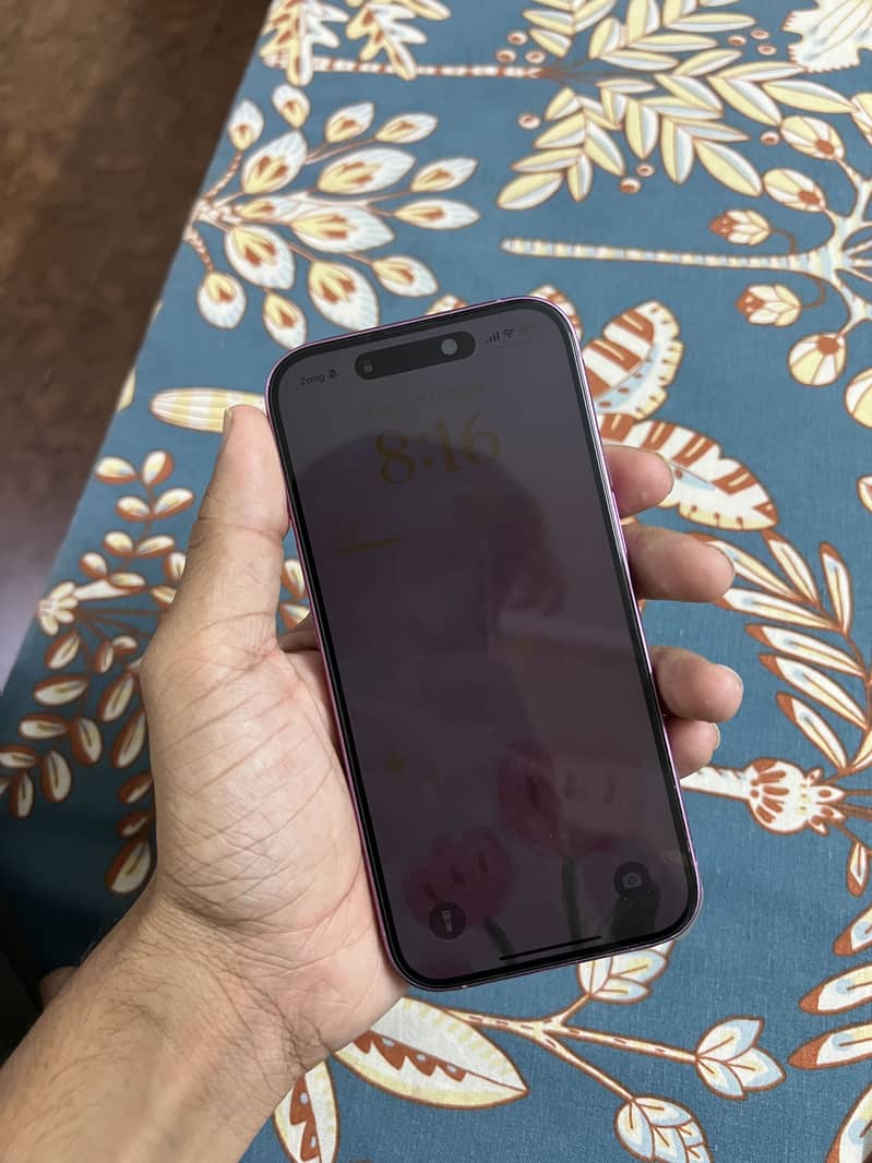 Apple iPhone 16 5