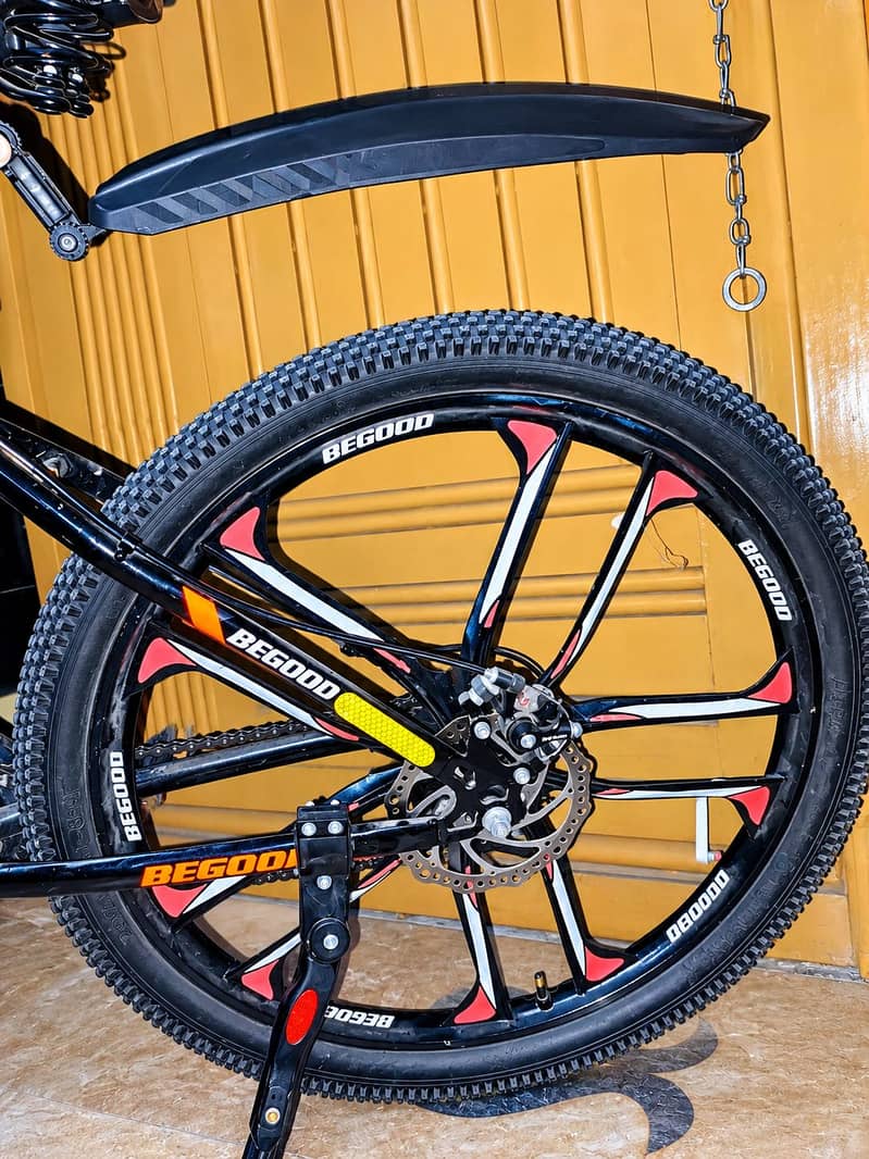 MOUNTAIN BICYCLE 2