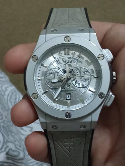 very beautiful watch one week use hai