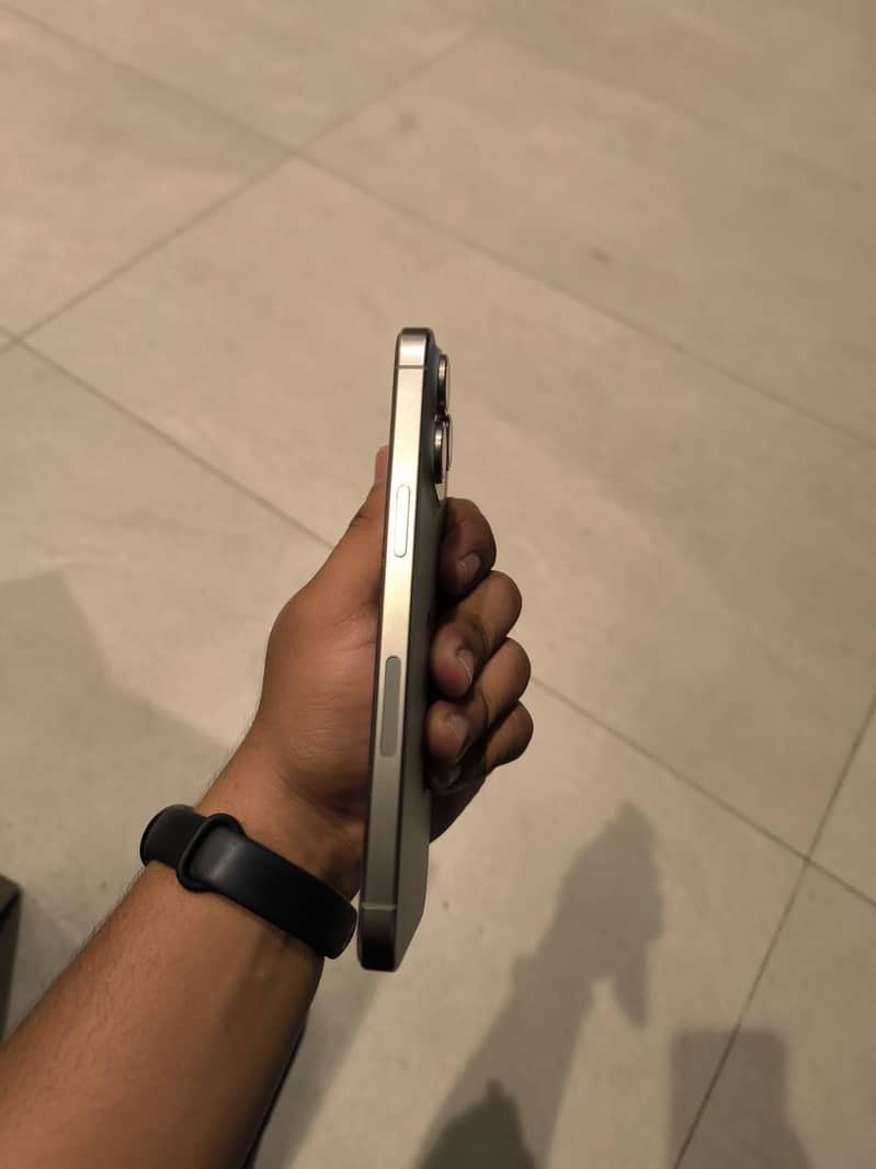 Apple iPhone 15 Pro Max 6