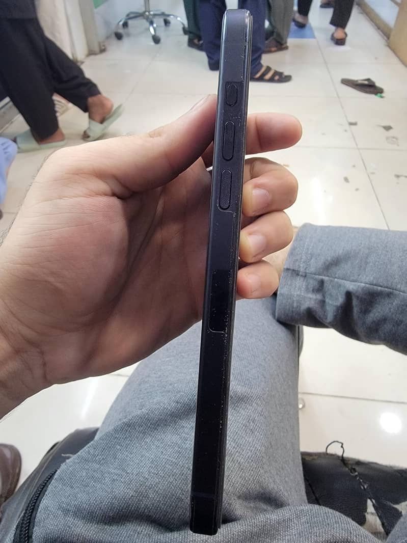 Apple iPhone 15 Pro Max 2