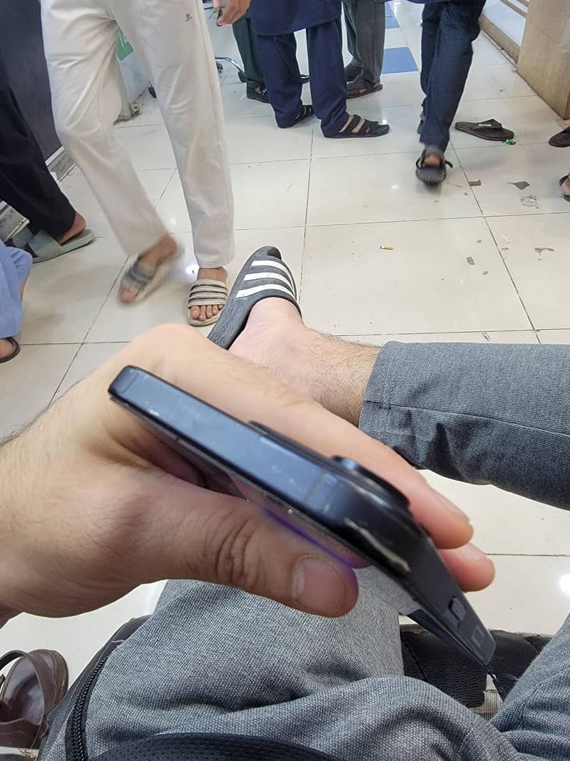 Apple iPhone 15 Pro Max 3