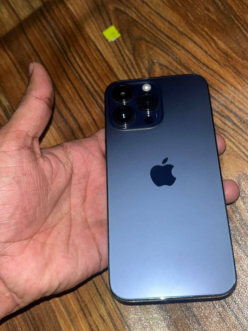 Apple iPhone 14 Pro Max 0