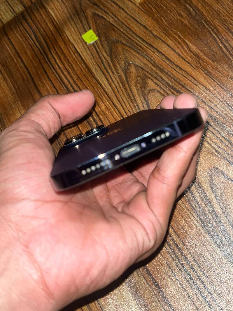 Apple iPhone 14 Pro Max 6