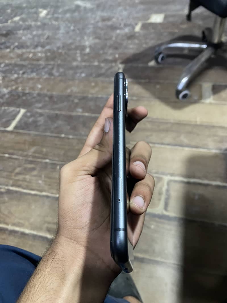 Apple iPhone 11 2