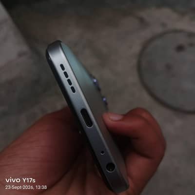Infinix Hot 50i 6+6rm 128gb 5kmh battery