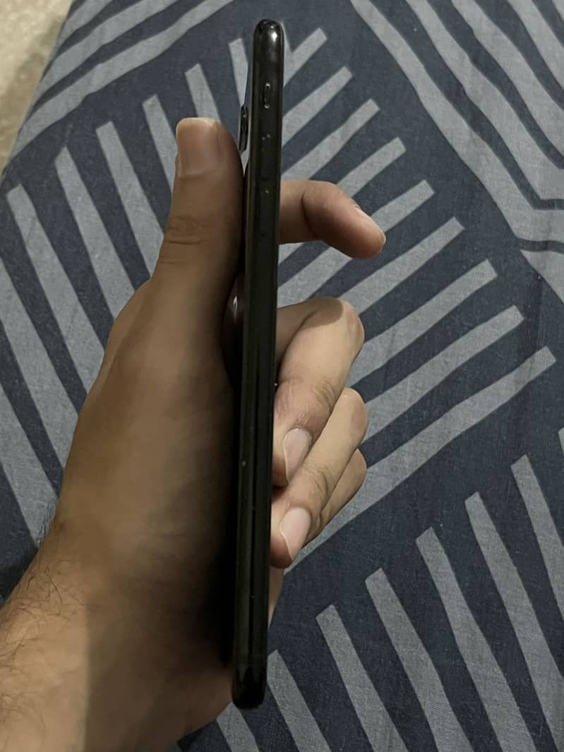 Apple iPhone 7 Plus 5