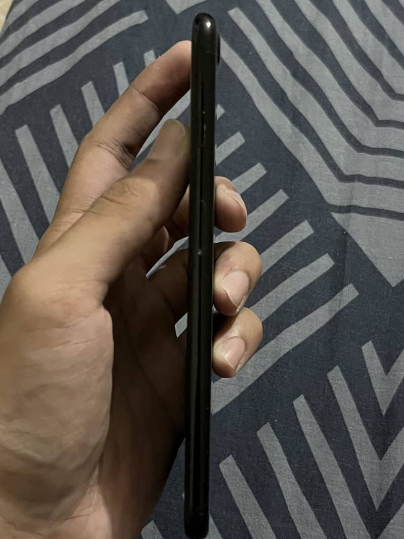 Apple iPhone 7 Plus 6