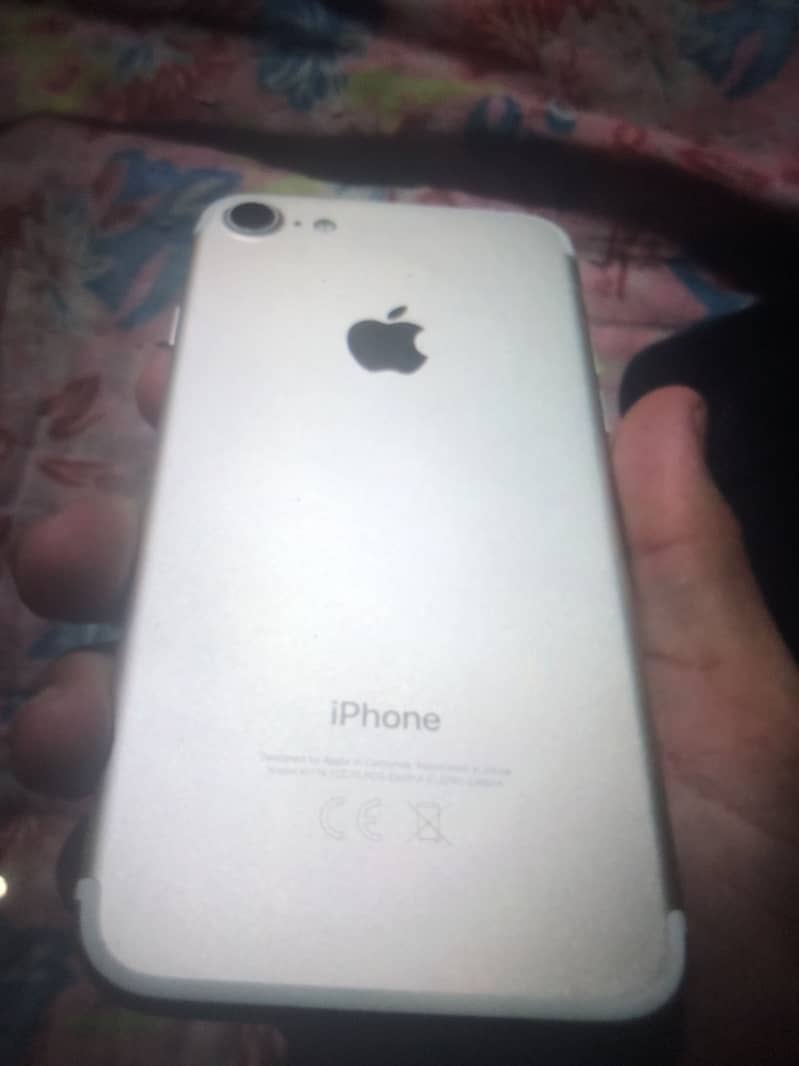 Apple iPhone 7 1