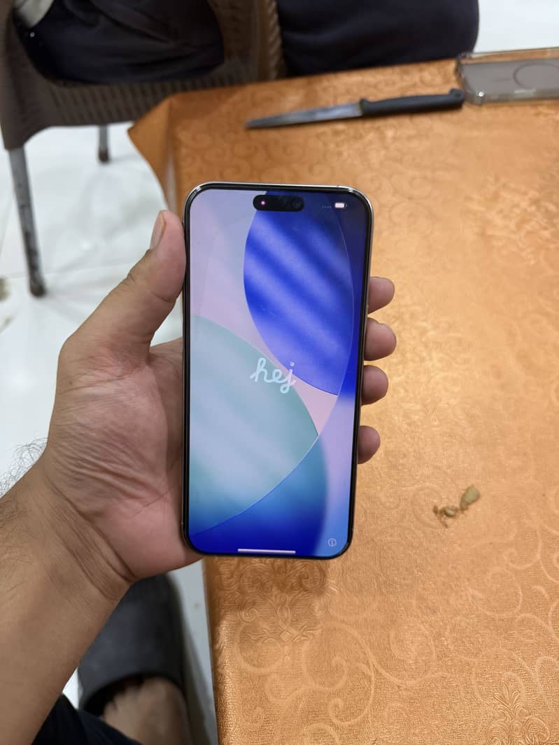Apple iPhone 16 Pro Max 3