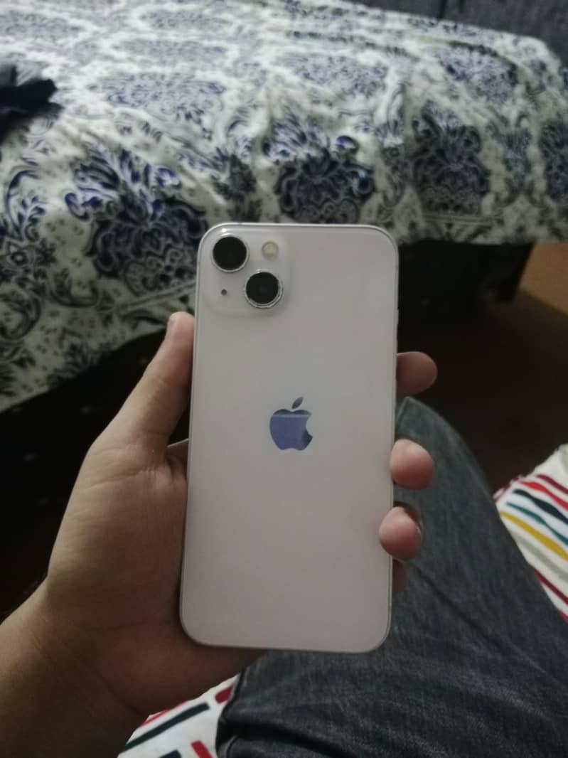Apple iPhone 13 5