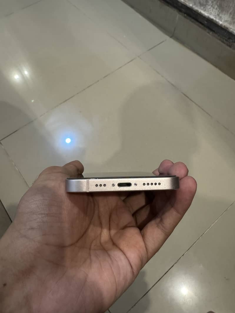 Apple iPhone 13 2
