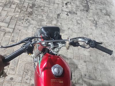Honda 125 , Geniun condition , kadak sound , new tyre , new jump front