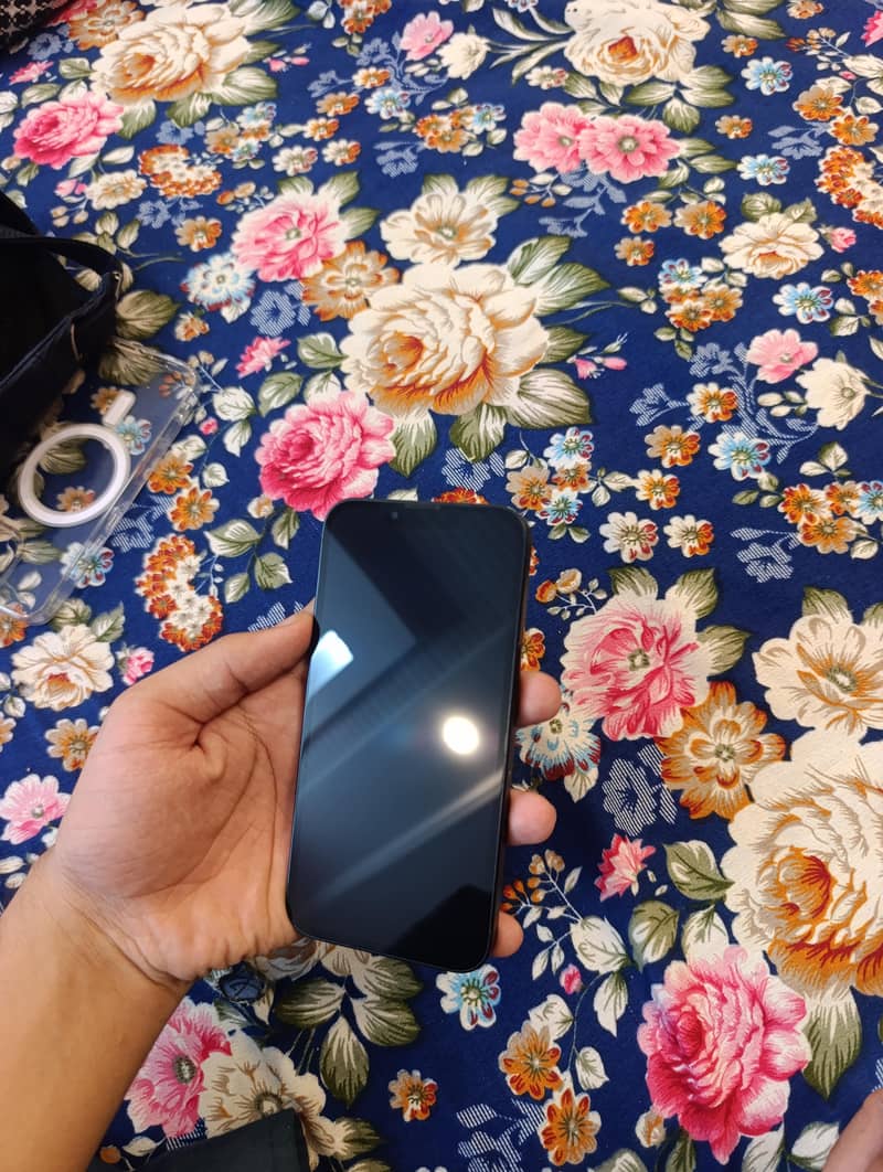 Apple iPhone 13 1