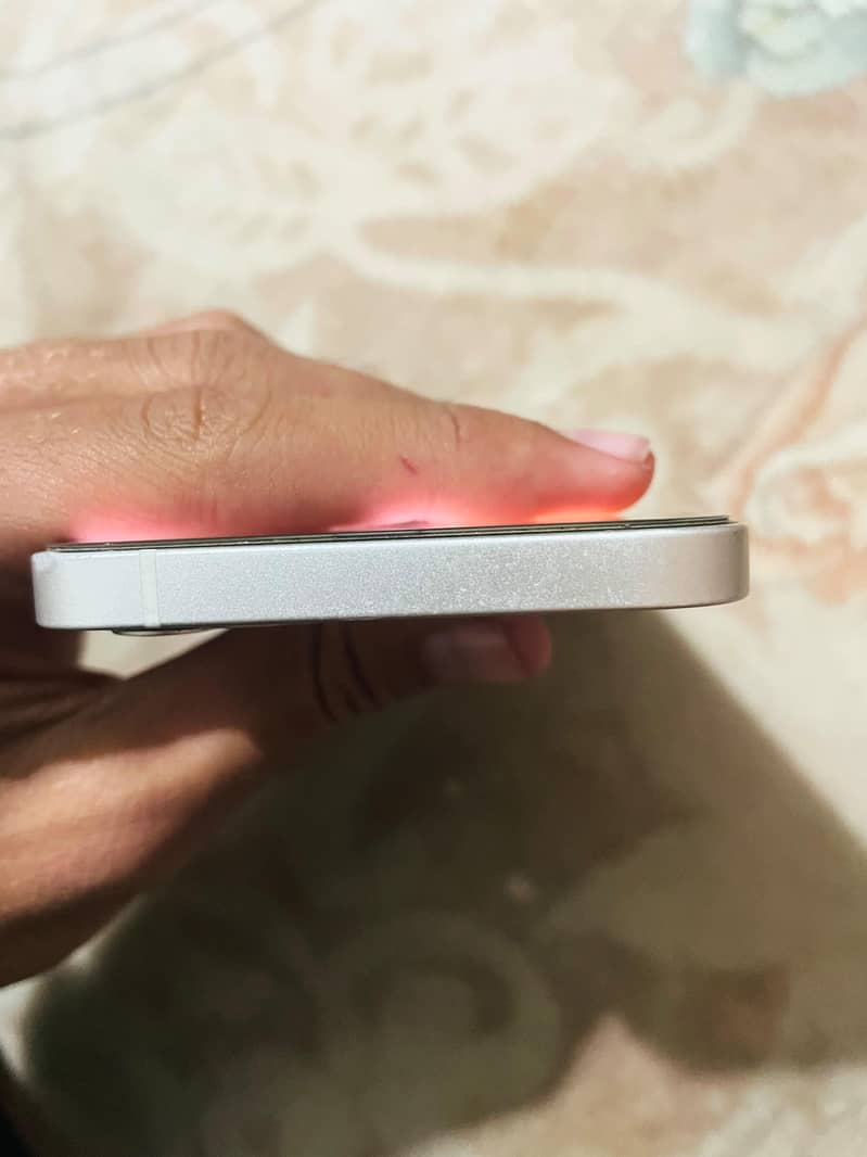 Apple iPhone 12 3