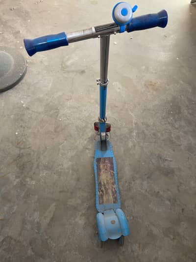 Manual scooty
