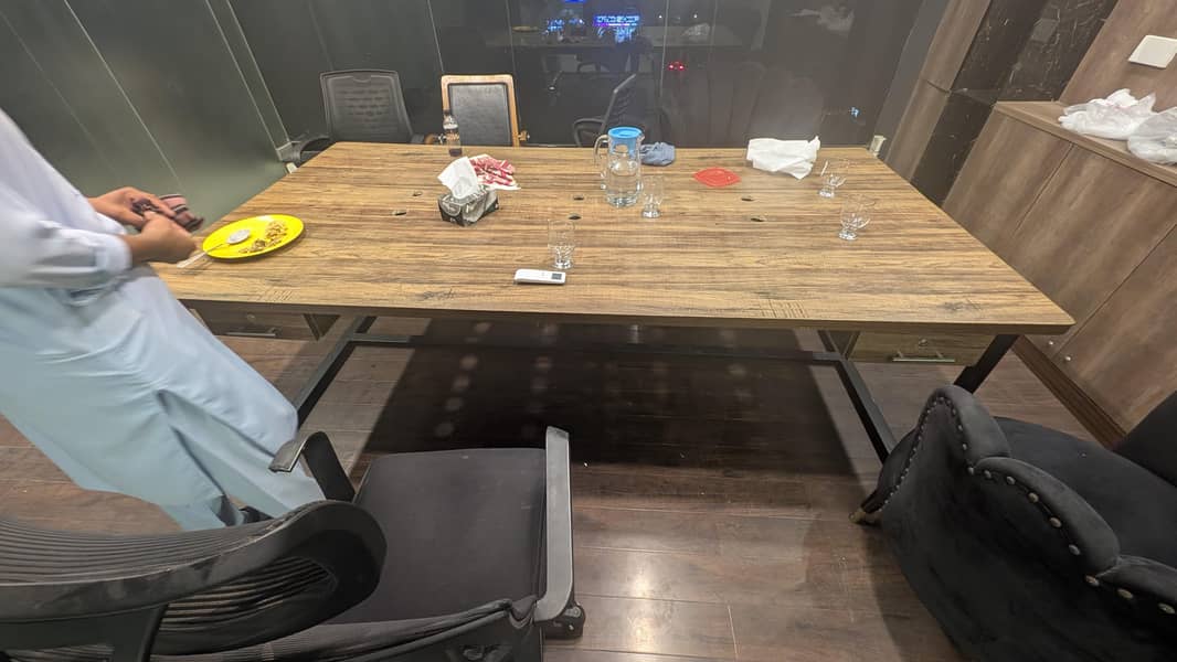 office Table Good condition 3