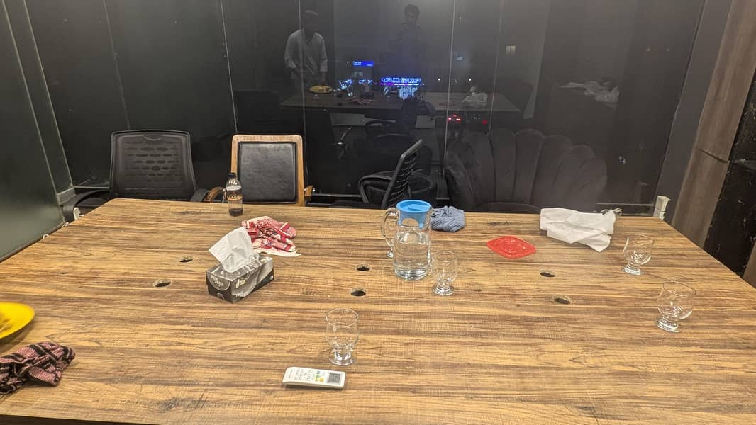 office Table Good condition 5