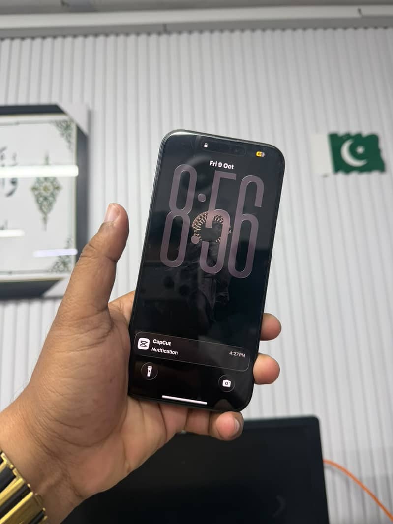 Apple iPhone 16 Pro Max 0