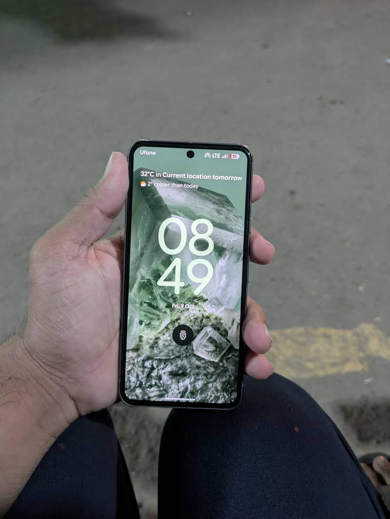 Google Pixel 8 2