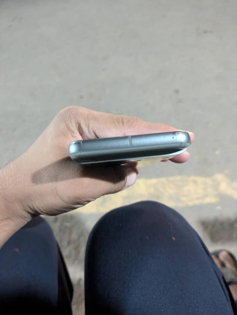 Google Pixel 8 3