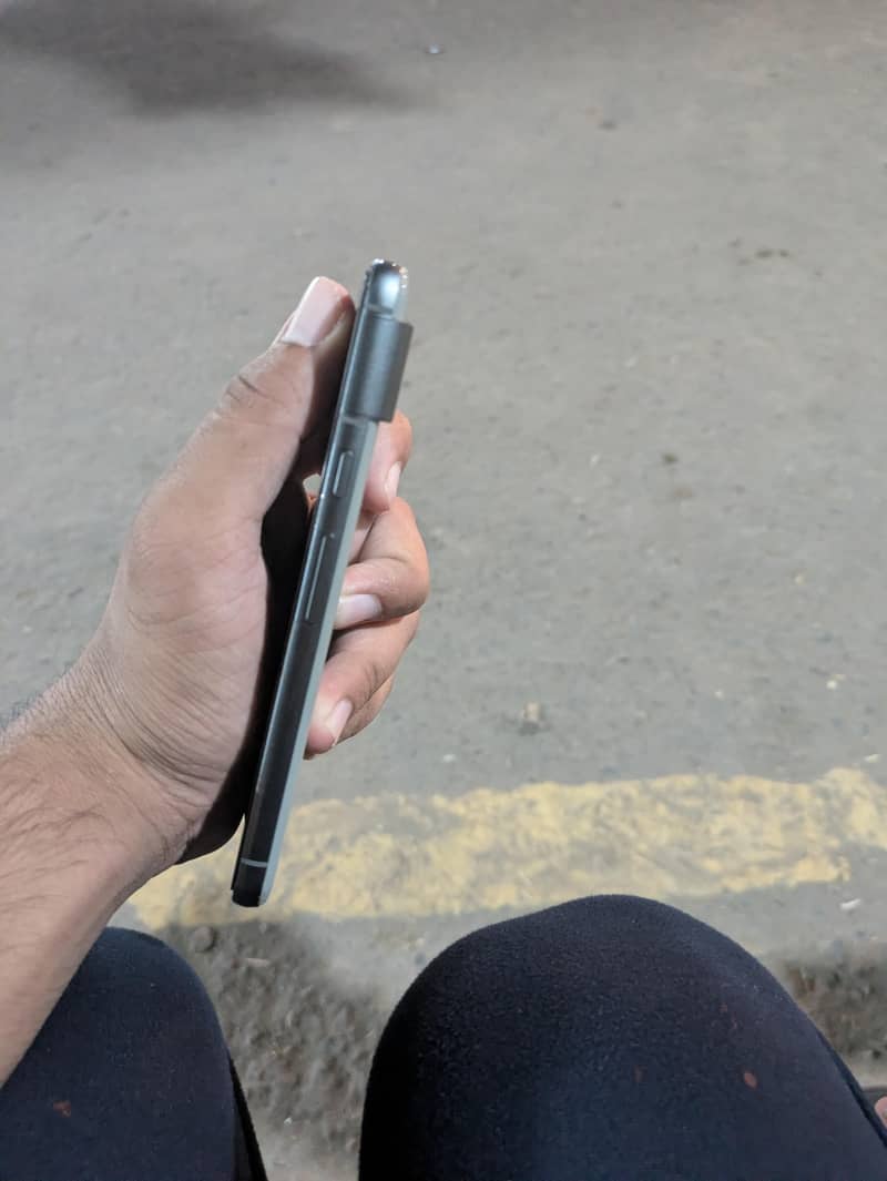Google Pixel 8 5