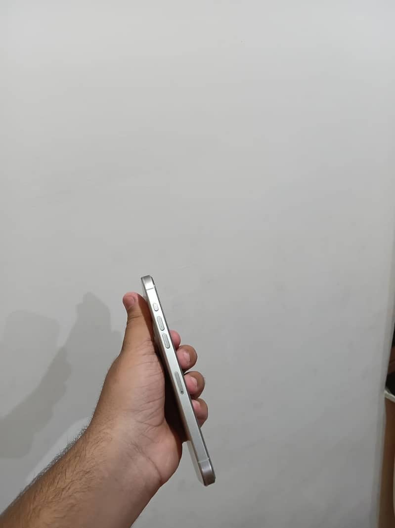 Apple iPhone 15 Pro Max 3
