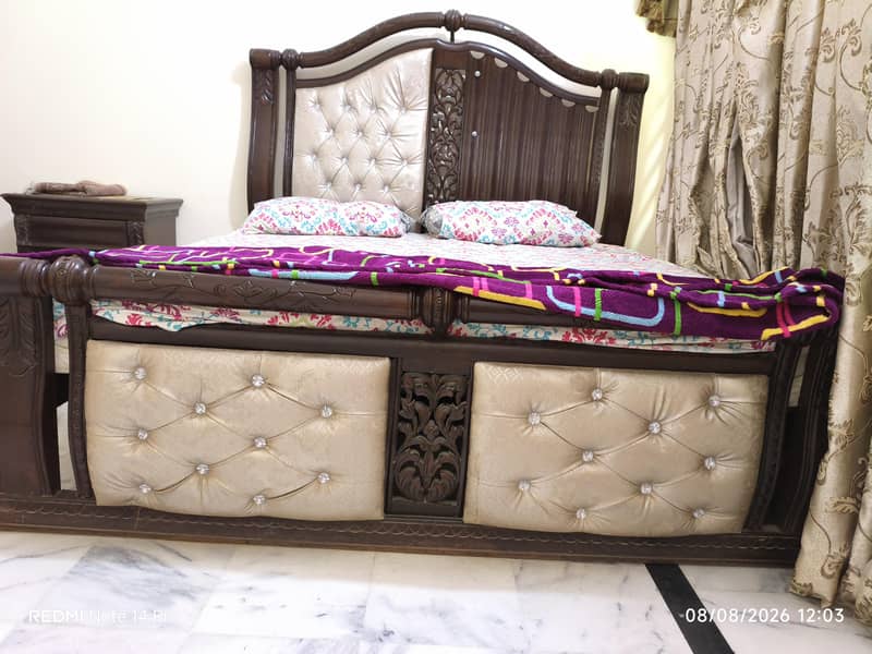 sheshum woid solid king size bed 2