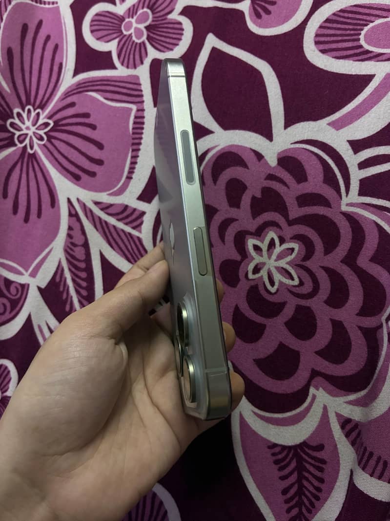 Apple iPhone 15 Pro 1