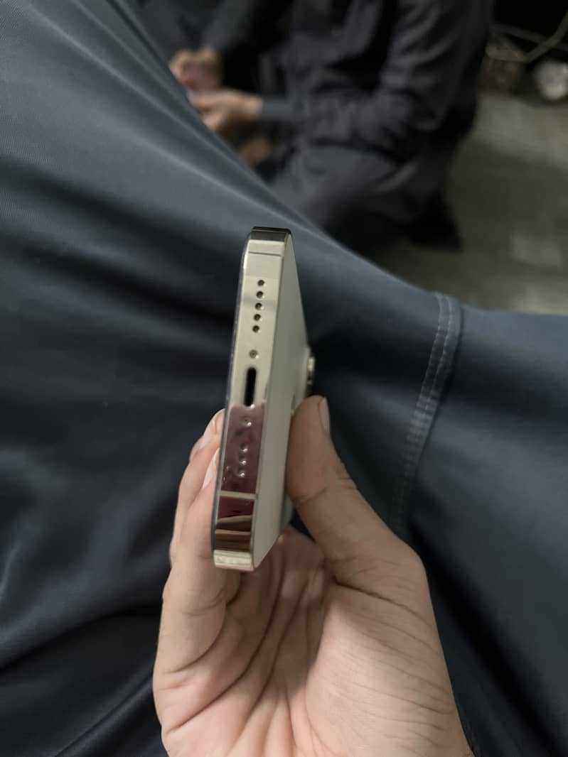 Apple iPhone 14 Pro 2