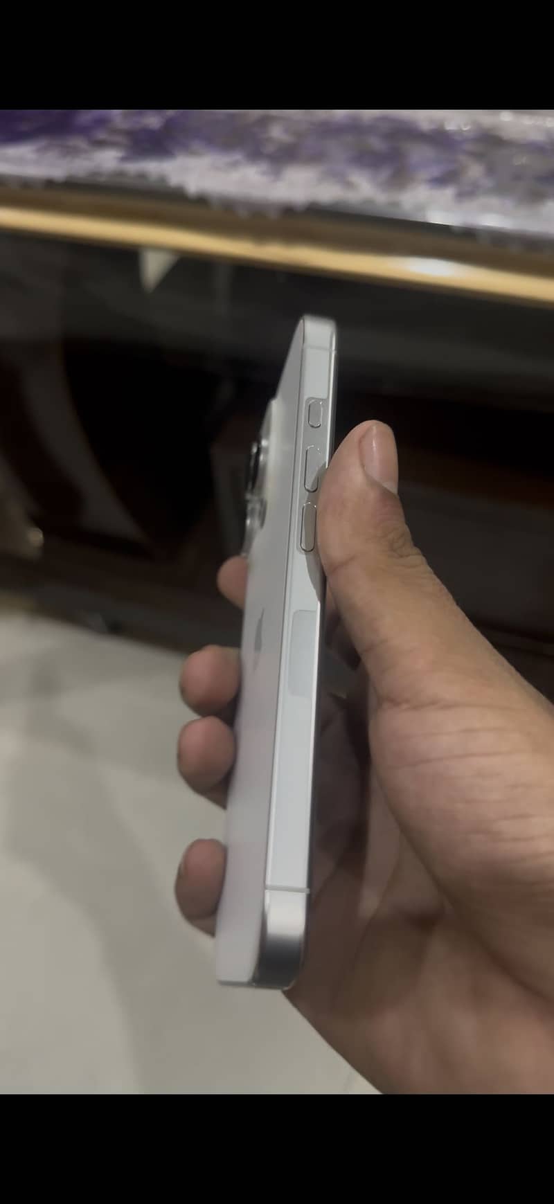 Apple iPhone 16 Pro 1
