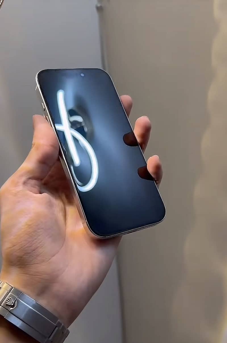 Apple iPhone 16 Pro 5