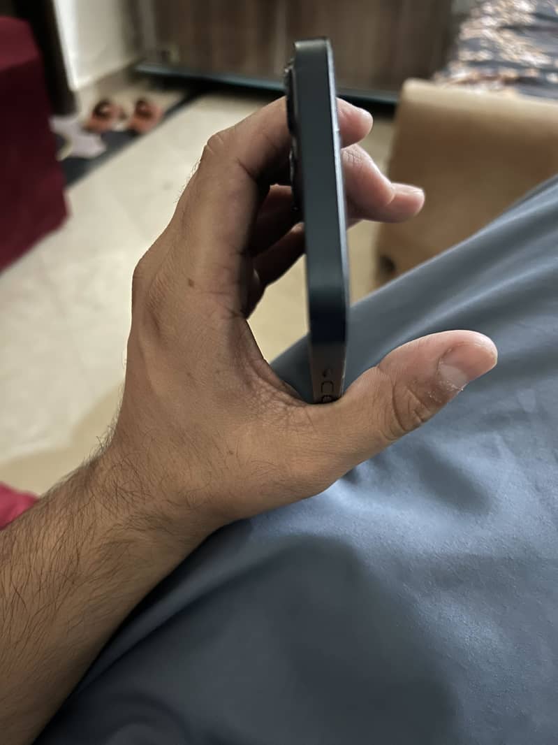 Apple iPhone 13(jv) + iPhone 7(for sim) 2