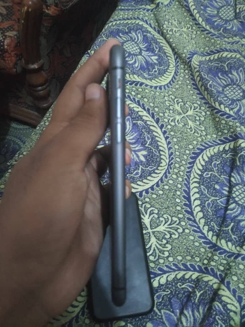Apple iPhone 11 5