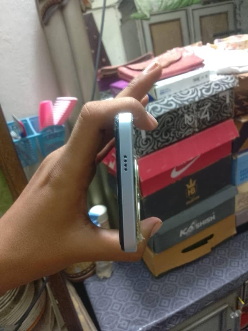 Tecno spark 20 2
