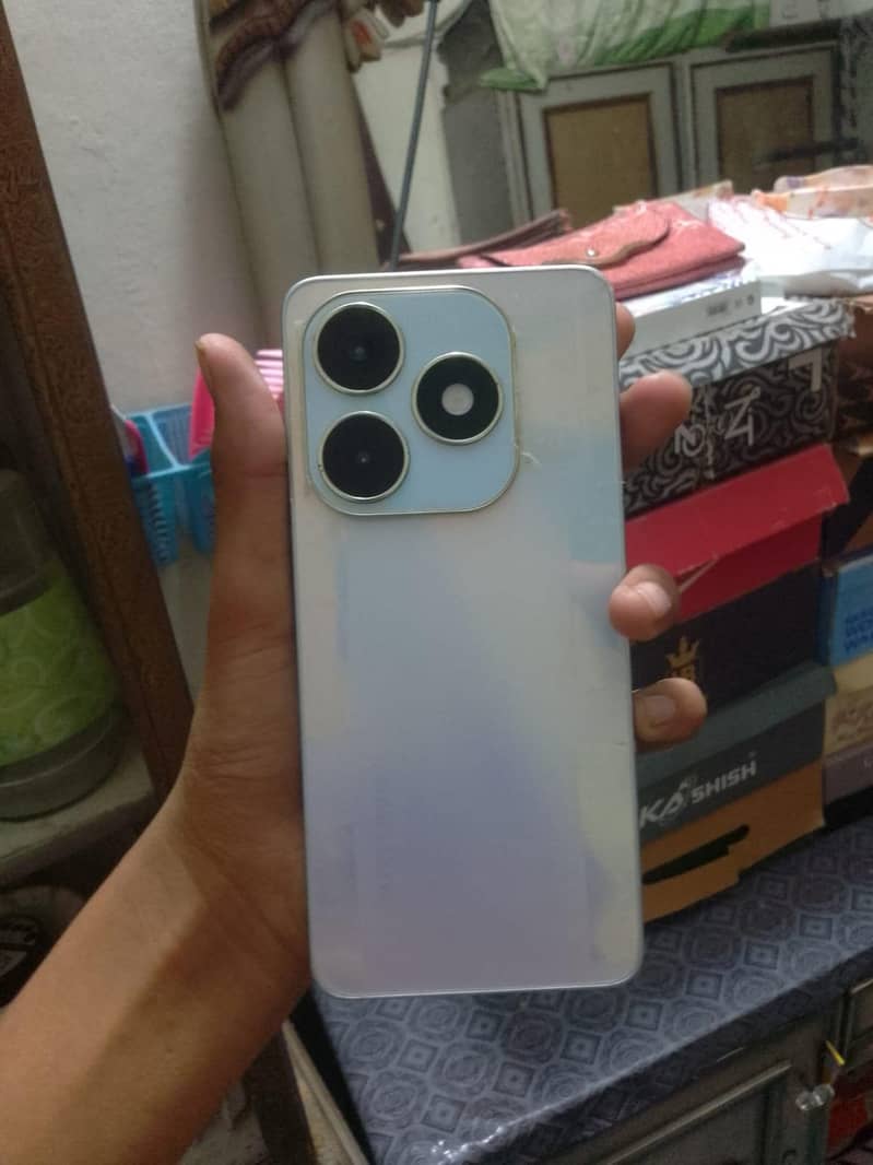 Tecno spark 20 3