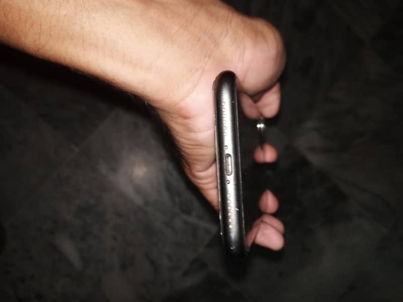 Apple iPhone 11 0